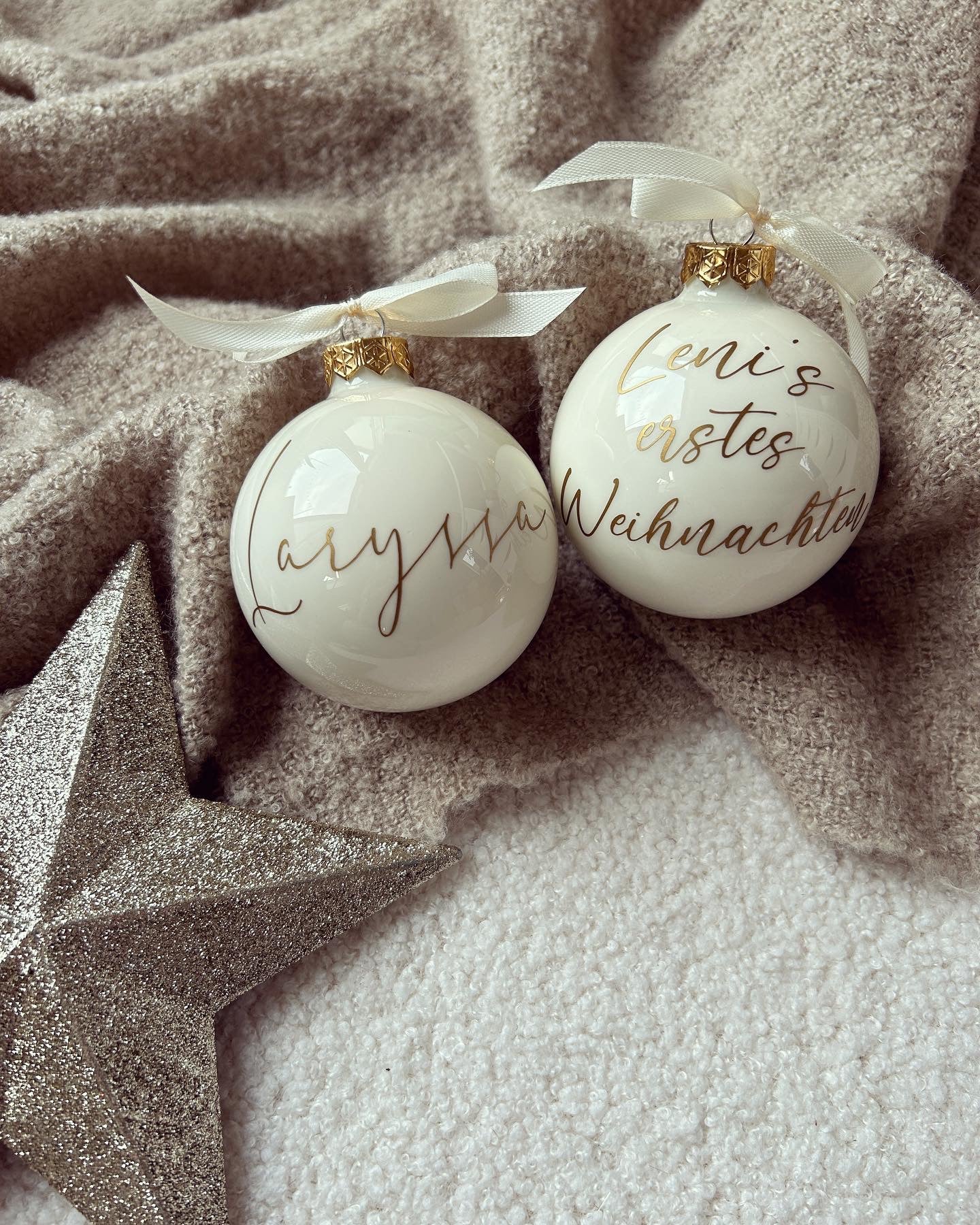 Weihnachtskugel 8cm  - Creme - Loveda - Handmade with Love