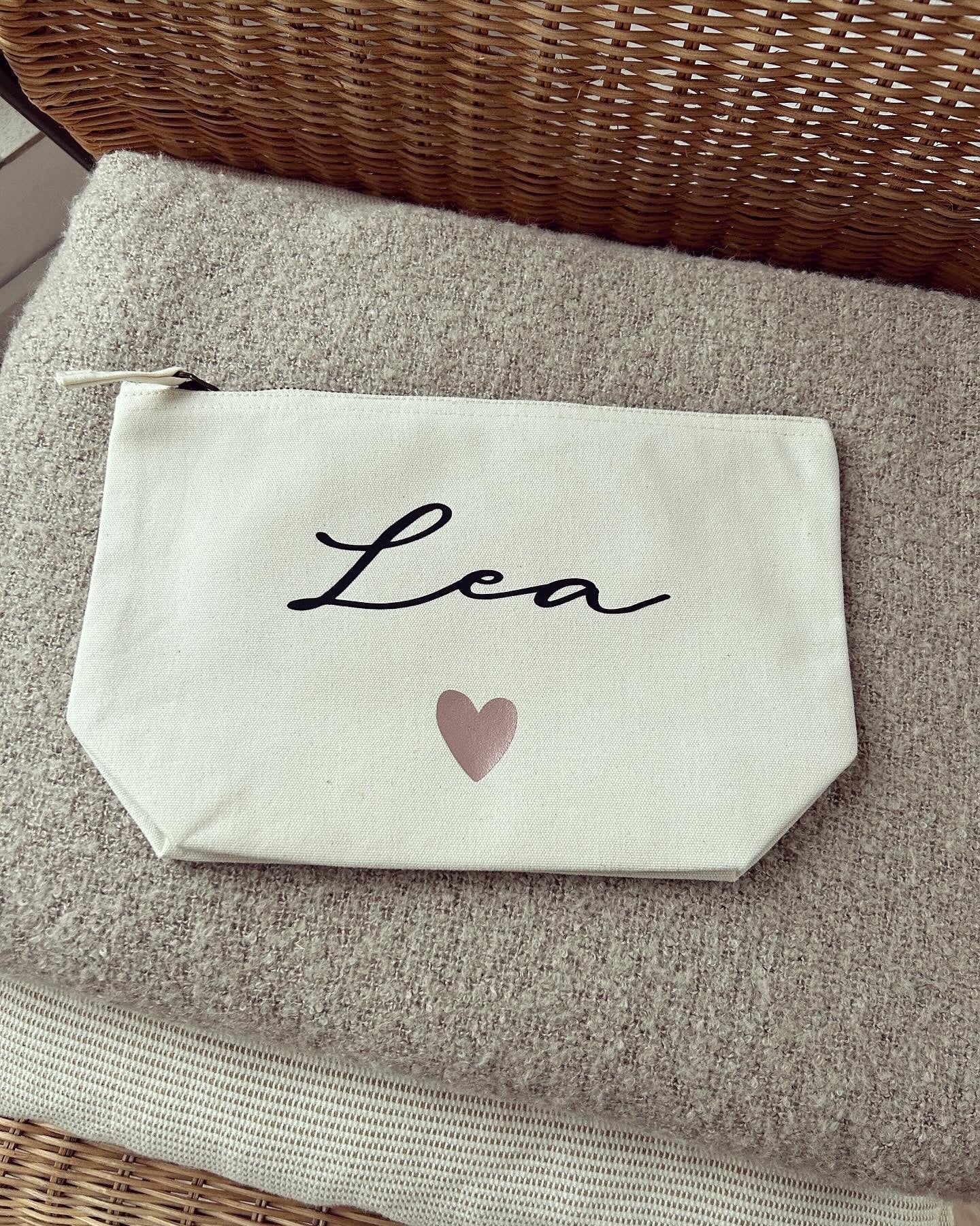 Kulturtasche - Name - Loveda - Handmade with Love