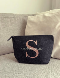 Kulturtasche „Marlene“ – Filz mit Initiale & Name